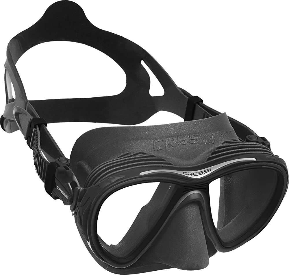 A black Cressi Quantum diving mask with a strap and clear glass lenses designed for underwater visibility.